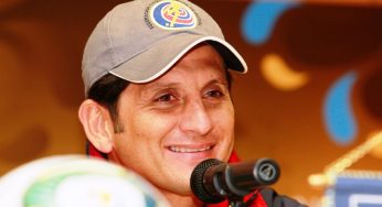 Tres entrenadores ticos por el título