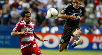 Jonathan Top anota en Dallas
