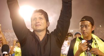Ronald González: ¿Morado o Crema?