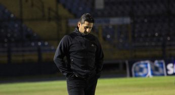 Ronald González deja el banquillo de Comunicaciones
