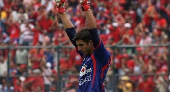 Penedo dice que no tendrá partido de despedida por una lesión de rodilla