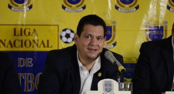 Alfonso Cruz renunció a su cargo dentro de la Federación de Fútbol
