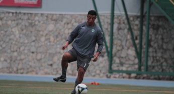 Carlos Castrillo fue operado de la mandíbula y será baja para Comunicaciones