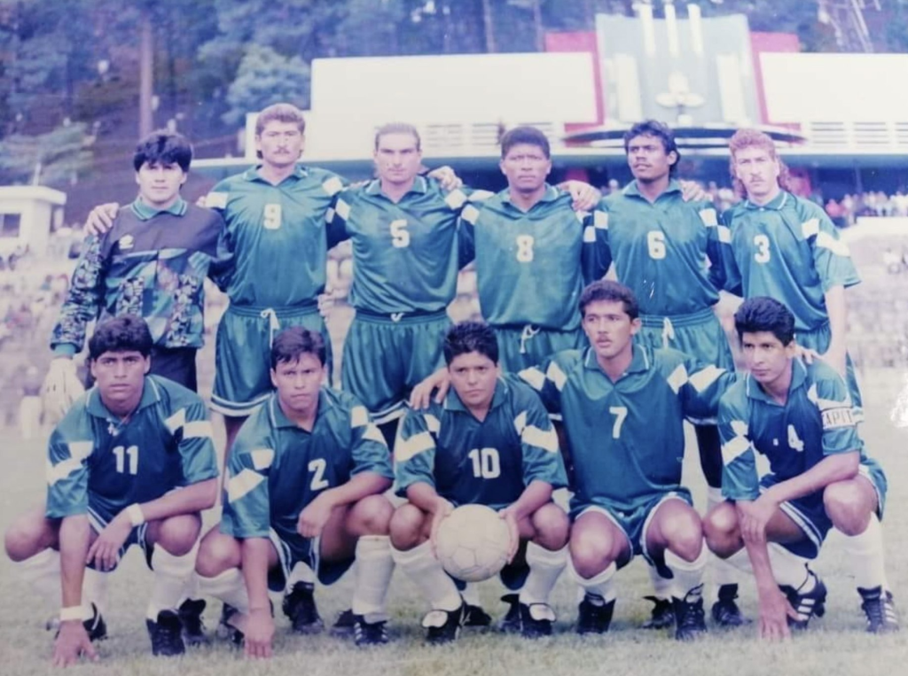 Cobán Imperial 1995: Benjamín Minche Castro, Rudy Giovanni Ramírez, Jorge Miguel Sumich, Leonel Corletto Green, Byron el Pirru Paredes, Jorge el Fósforo Ramírez. Abajo: Gilmar Archila, Donaldson Mendoza, Fernando Díaz, Otto el Huracán Soria, Sergio Palm