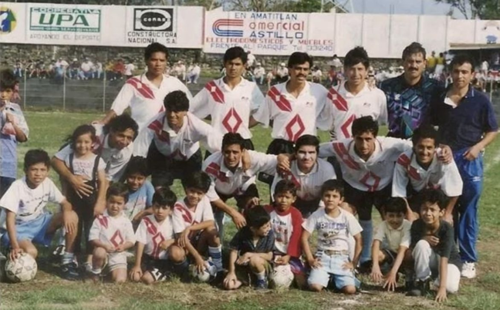 Amatitlán 1995-96:
Rudy Rolando Ramírez, Nelson el Titi Cáceres, Mario Roberto Morales, Erick Miranda Chonay, Jorge Hilton, Héctor Rodas (PF). Abajo: Rocael Quintana, Rony Milton Archila, Washington Castagnero, Carlos el Camarón Lemus, Néstor Raúl Pereira, José Luis el Sopa Quezada