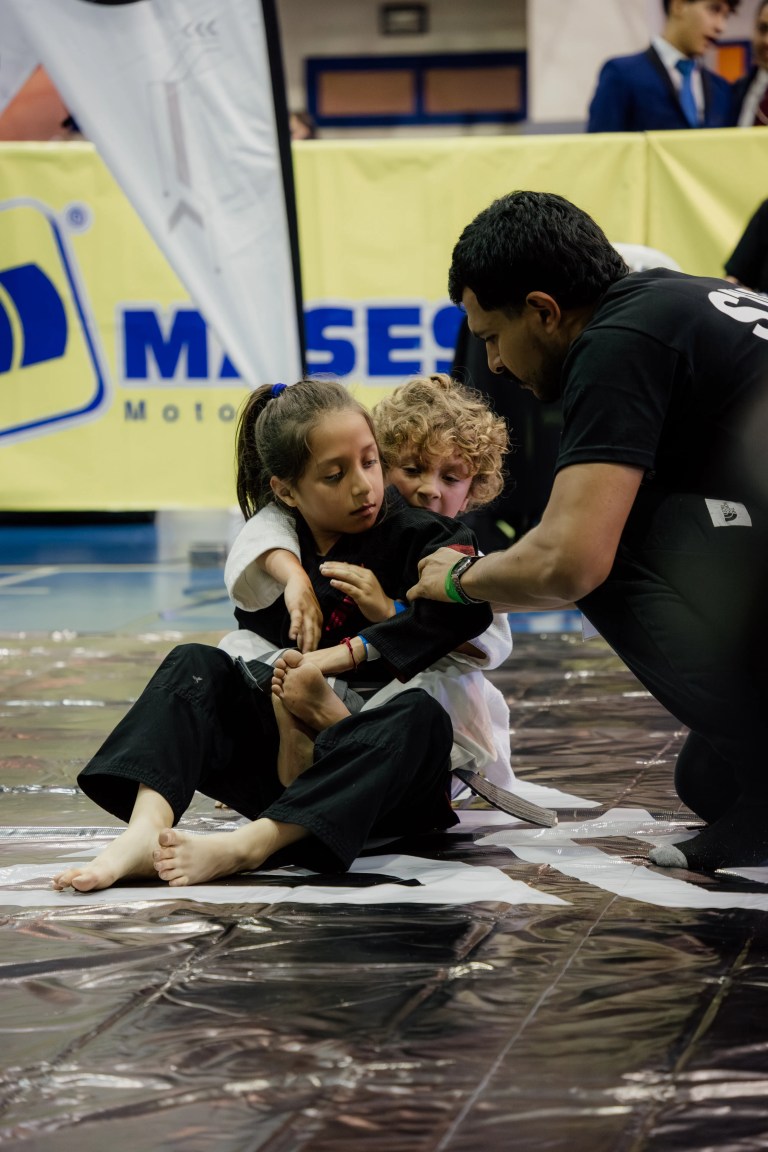 Créditos: More Guzman ( https://www.facebook.com/share/15wkk5Ssxx/?mibextid=wwXIfr ) - Evento: Submission Open Cosenza 2025