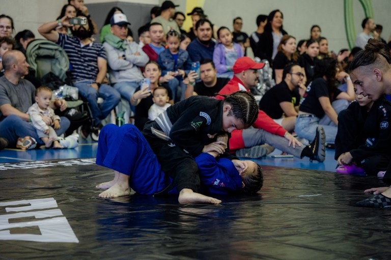 Créditos: More Guzman ( https://www.facebook.com/share/15wkk5Ssxx/?mibextid=wwXIfr ) - Evento: Submission Open Cosenza 2025