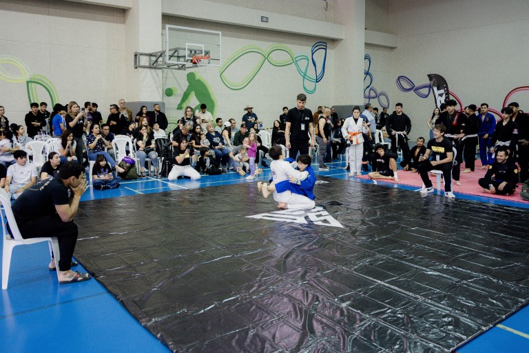 Créditos: More Guzman ( https://www.facebook.com/share/15wkk5Ssxx/?mibextid=wwXIfr ) - Evento: Submission Open Cosenza 2025