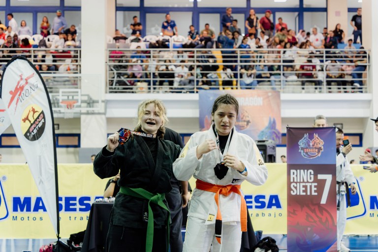 Créditos: More Guzman ( https://www.facebook.com/share/15wkk5Ssxx/?mibextid=wwXIfr ) - Evento: Submission Open Cosenza 2025