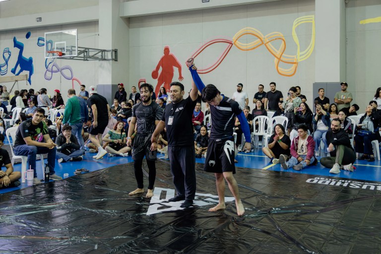 Créditos: More Guzman ( https://www.facebook.com/share/15wkk5Ssxx/?mibextid=wwXIfr ) - Evento: Submission Open Cosenza 2025