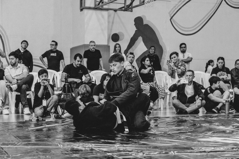 Créditos: More Guzman ( https://www.facebook.com/share/15wkk5Ssxx/?mibextid=wwXIfr ) - Evento: Submission Open Cosenza 2025