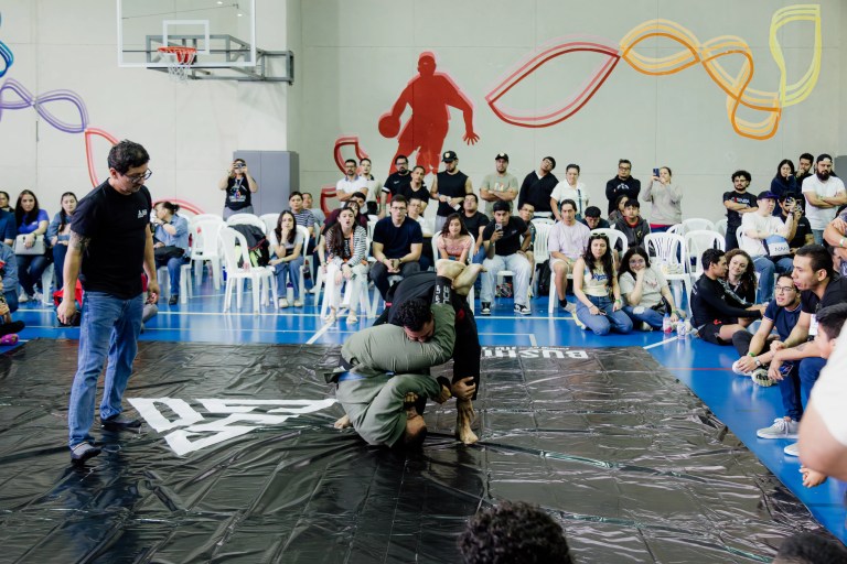 Créditos: More Guzman ( https://www.facebook.com/share/15wkk5Ssxx/?mibextid=wwXIfr ) - Evento: Submission Open Cosenza 2025