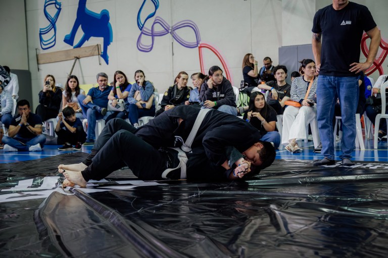 Créditos: More Guzman ( https://www.facebook.com/share/15wkk5Ssxx/?mibextid=wwXIfr ) - Evento: Submission Open Cosenza 2025